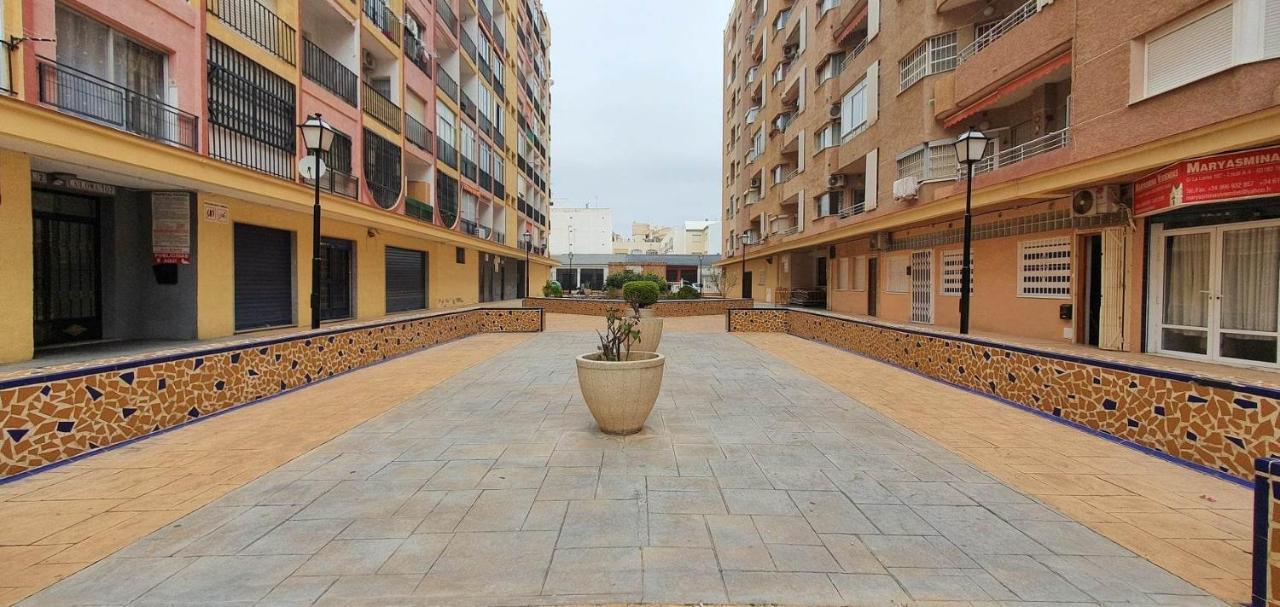 La Loma 7Th Floor Apartman Torrevieja Kültér fotó